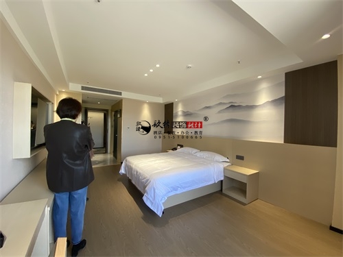 中卫装修公司|中卫维梵酒店改造装修现场量尺